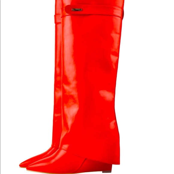 Wedge  style heel boots size 8 fits more like 7.5... - Picture 1 of 1